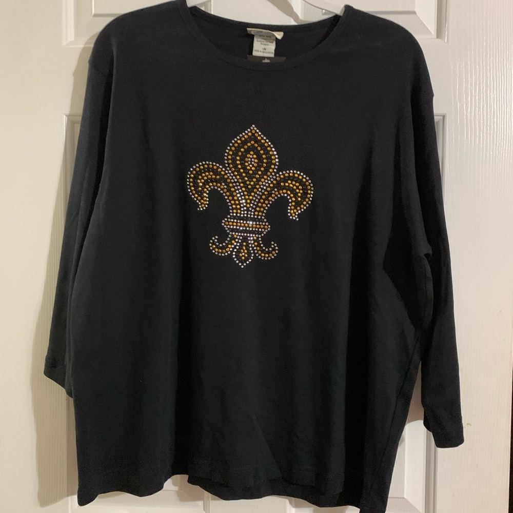 Ladies 3/4 sleeve black tee never worn